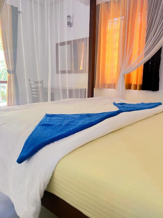 Easy Living Hotel Хикадува Екстериор снимка