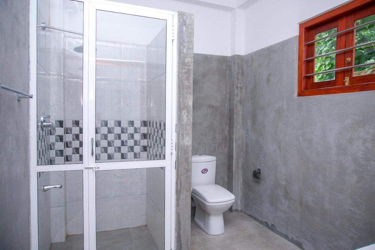 Easy Living Hotel Хикадува Екстериор снимка
